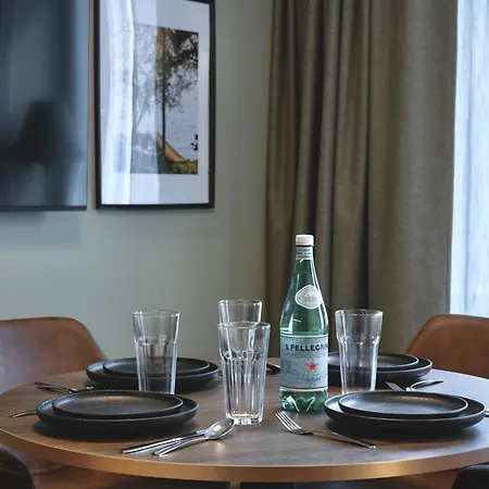 H28 - Hotel, And By Uhanda Hotelli Tampere