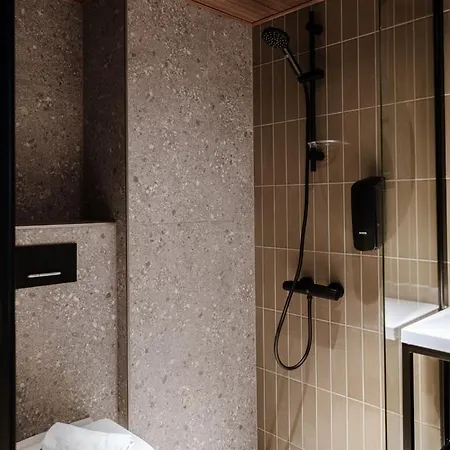 Szálloda H28 - Hotel, And By Uhanda