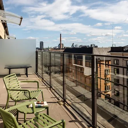 H28 - Hotel, And By Uhanda 3*