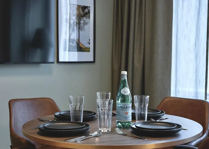 H28 - Hotel, And By Uhanda فندق تامبير