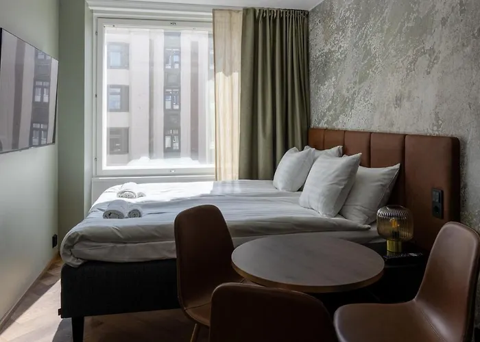 H28 - Hotel, And By Uhanda تامبير