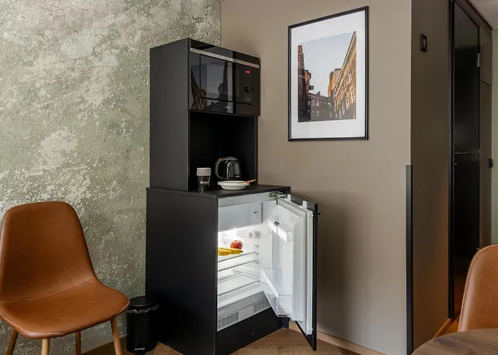 H28 - Hotel, And By Uhanda Τάμπερε