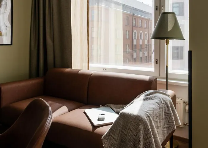 H28 - Hotel, And By Uhanda تامبير